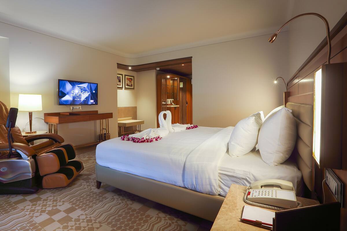 Phòng đôi Executive, 1 giường cỡ king | Minibar, két bảo mật tại phòng, bàn, bàn ủi/dụng cụ ủi quần áo 