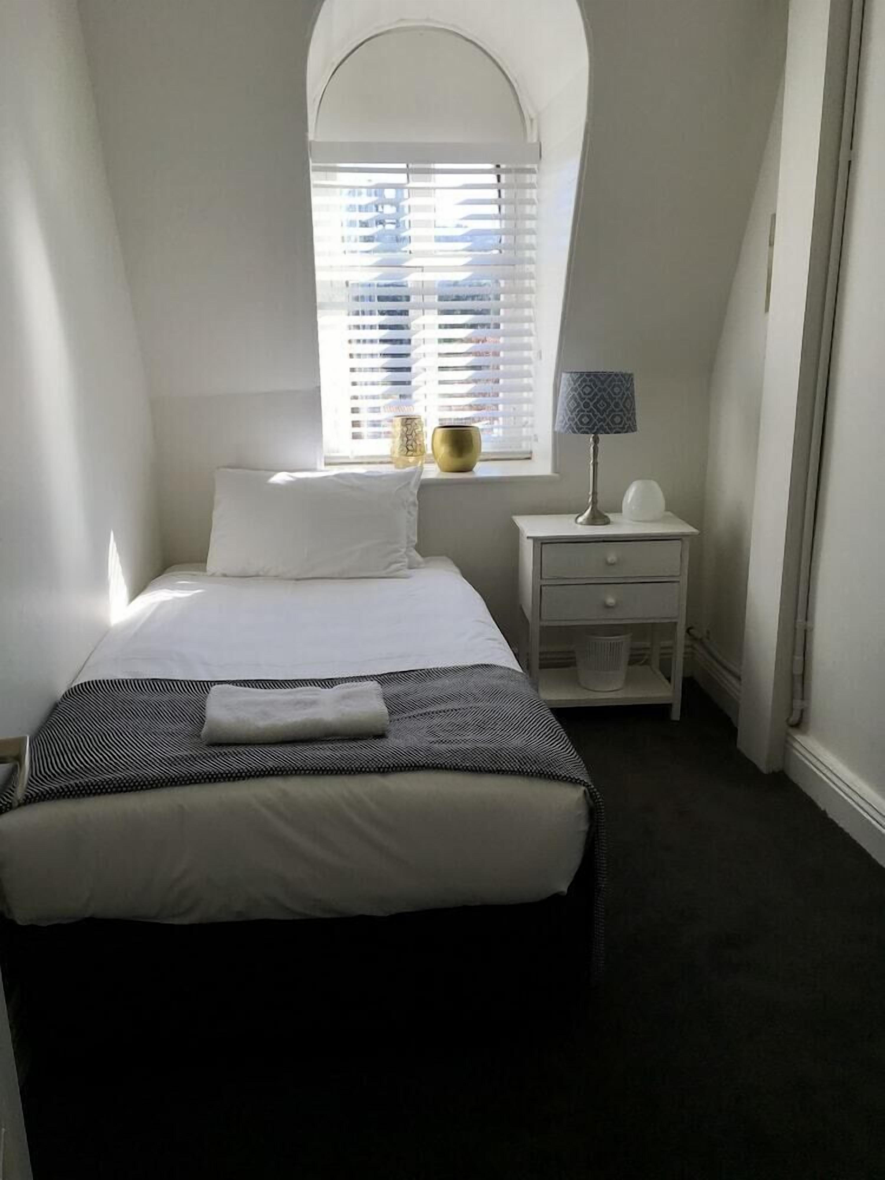 Ferros/tábuas de passar roupa, Wi-Fi de cortesia, roupa de cama