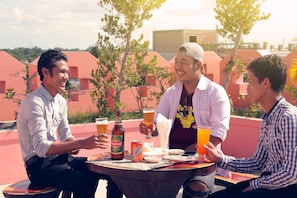 Terrace/patio - Hotel Myat Nan Taw Win (Mandalay)
