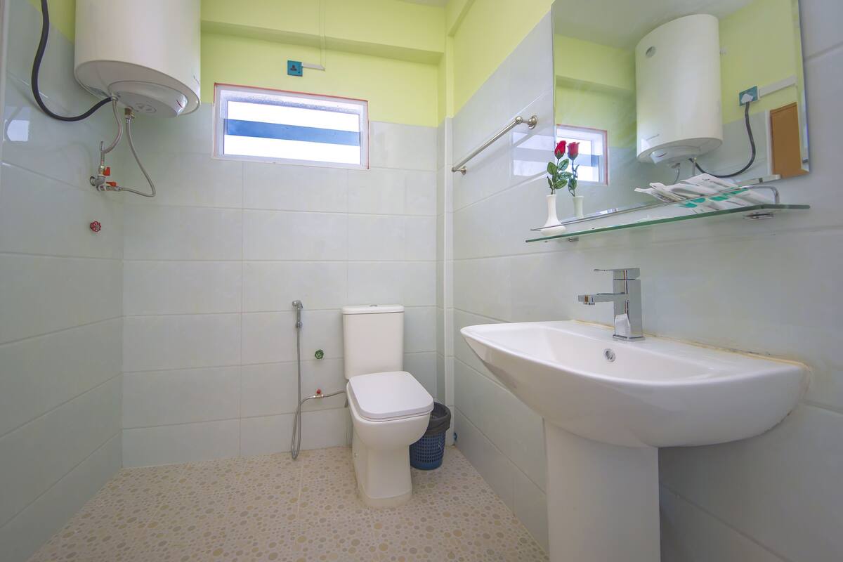in-room safe, desk, soundproofing, free wifi