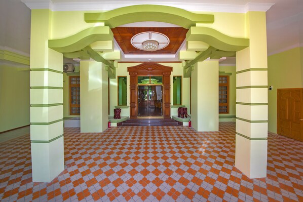 Pintu masuk properti