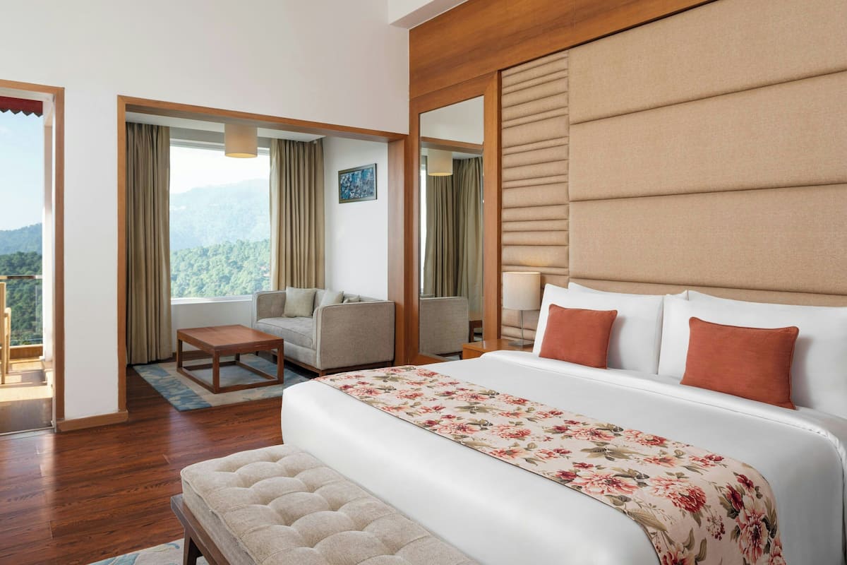 ห้องคลาสสิก, เตียงคิงไซส์ 1 เตียง, วิวภูเขา | ตู้นิรภัยในห้องพัก, โต๊ะทำงาน, ห้องเก็บเสียง, เตารีด/โต๊ะรีดผ้า