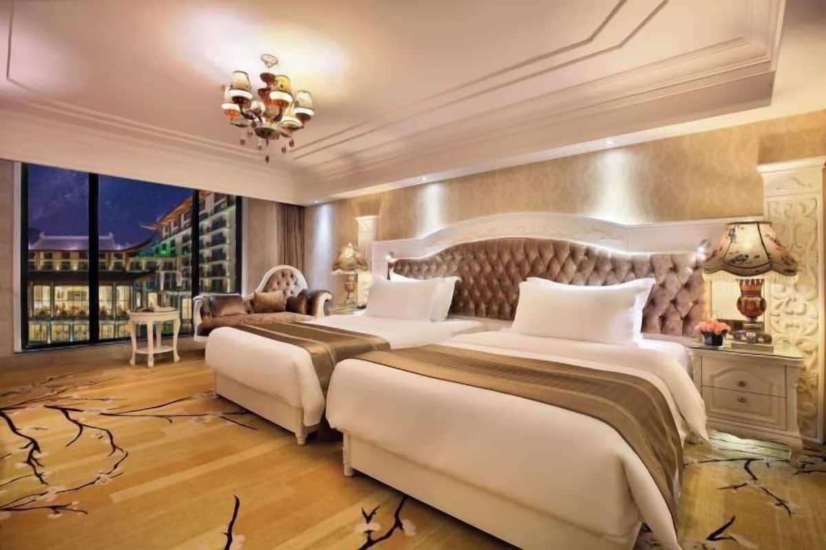 In-room safe, desk, laptop workspace, blackout drapes
