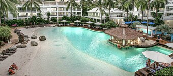 Elysium Private Apartments at The Beach Club