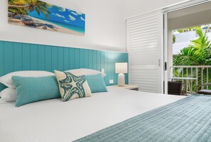 Premium bedding, memory foam beds, individually decorated - Elysium Private Accommodation at The Beach Club (Palm Cove)