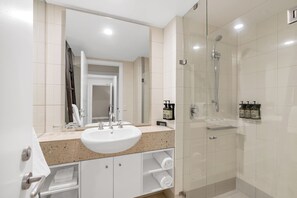 Free toiletries, hair dryer, towels, soap - Elysium Private Accommodation at The Beach Club (Palm Cove)