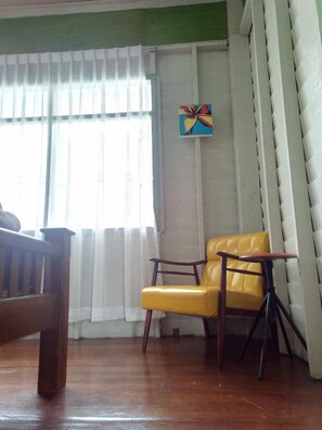 Rollaway beds, free WiFi, bed sheets