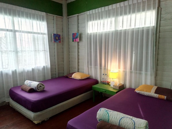 Rollaway beds, free WiFi, bed sheets