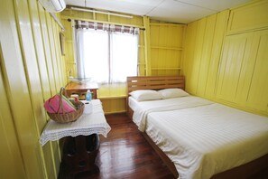 Standard Room with Private External Bathroom | Skrivebord, gratis Wi-Fi