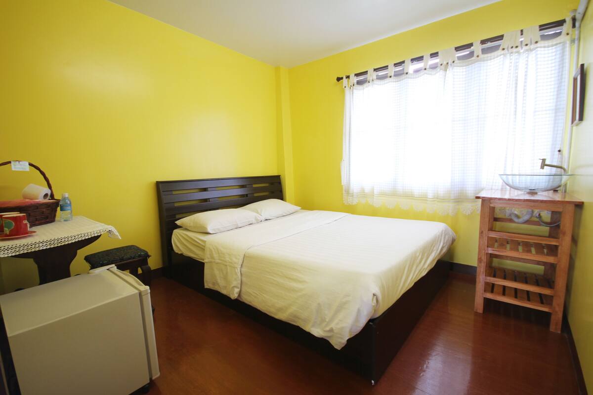 Standard Room with Private External Bathroom | Desk, WiFi (free)