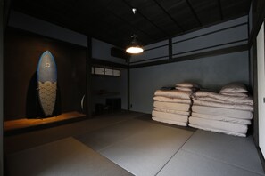 In-room safe, free WiFi - ZEN VAGUE - Hostel (Kamakura)