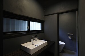 Shower, free toiletries, hair dryer, slippers - ZEN VAGUE - Hostel (Kamakura)