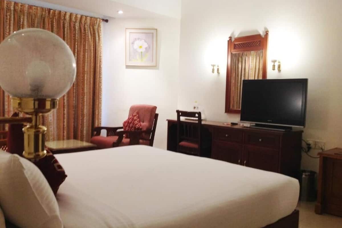 in-room safe, desk, iron/ironing board, free wifi