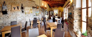 Daily full breakfast (EUR 5 per person)