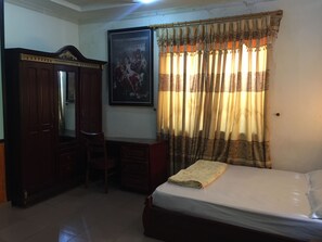 Single Room | Minibar, desk, free WiFi - Nha Nghi Tham Quyen (Cam Pha)