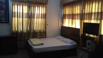 Phòng đôi | Minibar, bàn, truy cập Internet không dây miễn phí