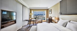 Executive King Room | Premium bedding, minibar, in-room safe, desk - Guilin Exhibition International Boutique (Guilin)