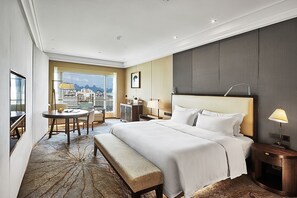Executive King Room | Premium bedding, minibar, in-room safe, desk - Guilin Exhibition International Boutique (Guilin)