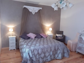 Dobbeltrom, privat bad (Romantique) | 1 soverom, lydisolert og barnesenger (inkludert)