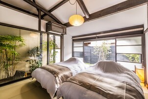 Casa (CHIGUSA) | Edredones de plumas, caja fuerte, decoración individual