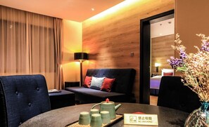 Suite, 2 Twin Beds | Premium bedding, minibar, blackout drapes, soundproofing - Huangshan Yeechoi Hotel (Huangshan)