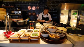 Desayuno buffet todos los días (con cargo)