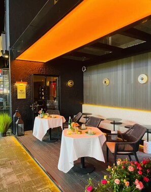 2 restaurants, breakfast, lunch, dinner served; Chinese cuisine - Huangshan Yeechoi Hotel (Huangshan)