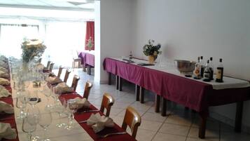 Frühstück, Mittagessen, Abendessen, regionale Küche, Speisen im Freien