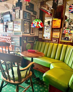 Bar (on property) - Clifton Court Metro Hotel (Blackpool)