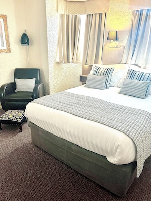 In-room safe, desk, soundproofing, iron/ironing board