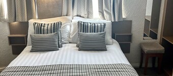 克利夫顿庭园地铁酒店