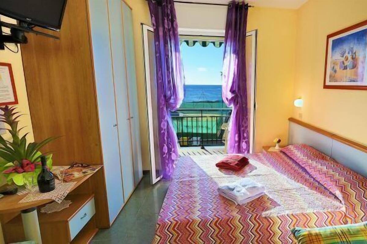 Vierpersoonskamer | Een kluis op de kamer, gratis wifi, rolstoeltoegankelijk