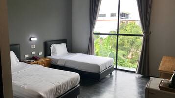 Deluxe Twin Room | Desk, blackout curtains, free WiFi