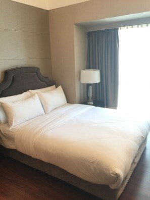 Deluxe Two-Bedroom Apartment with Garden View | Minibar, desk, blackout drapes, free WiFi - Shenzhen U-Home Apartment Binhe Times (Shenzhen)