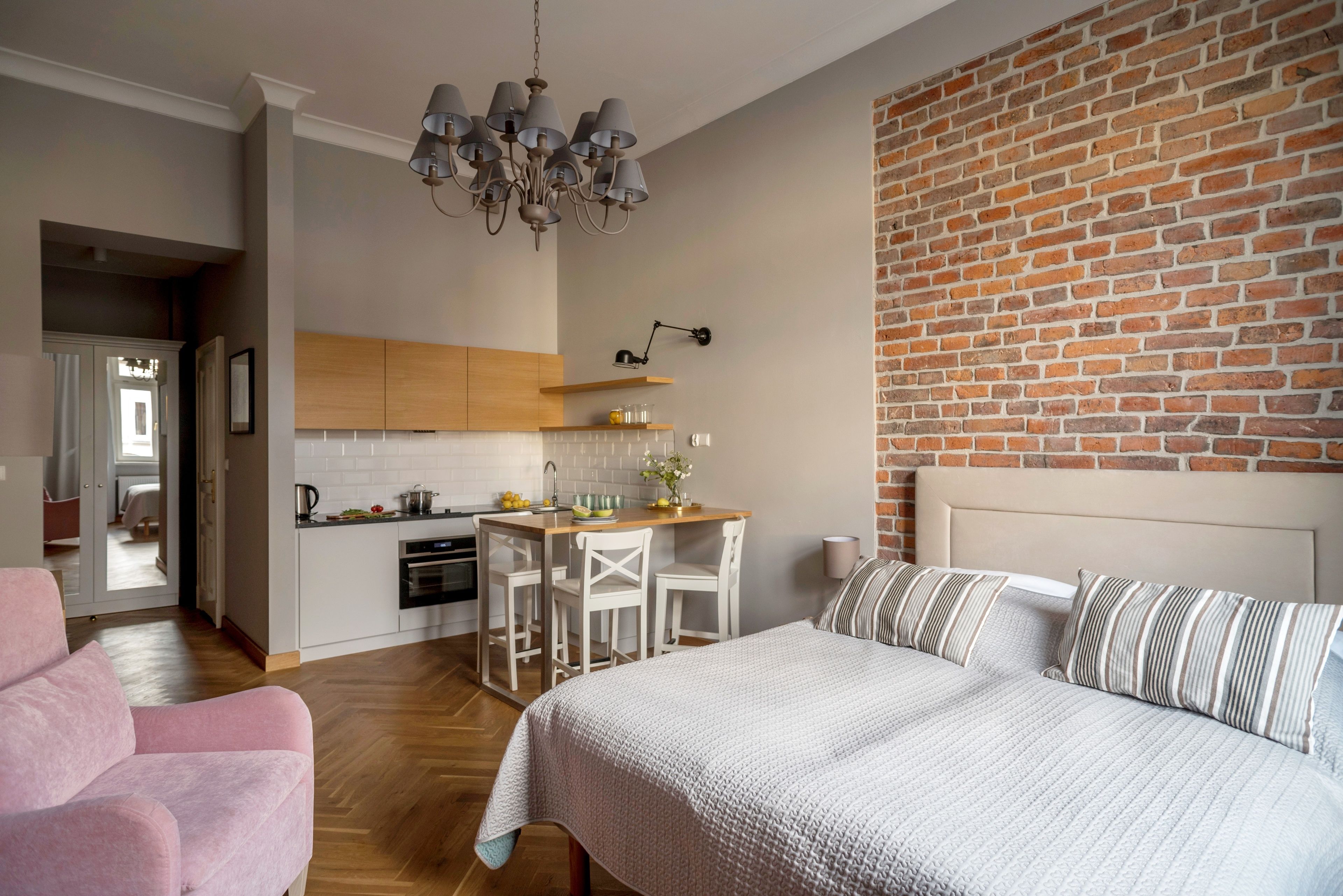 Superior Studio | Premium bedding, in-room safe, desk, laptop workspace