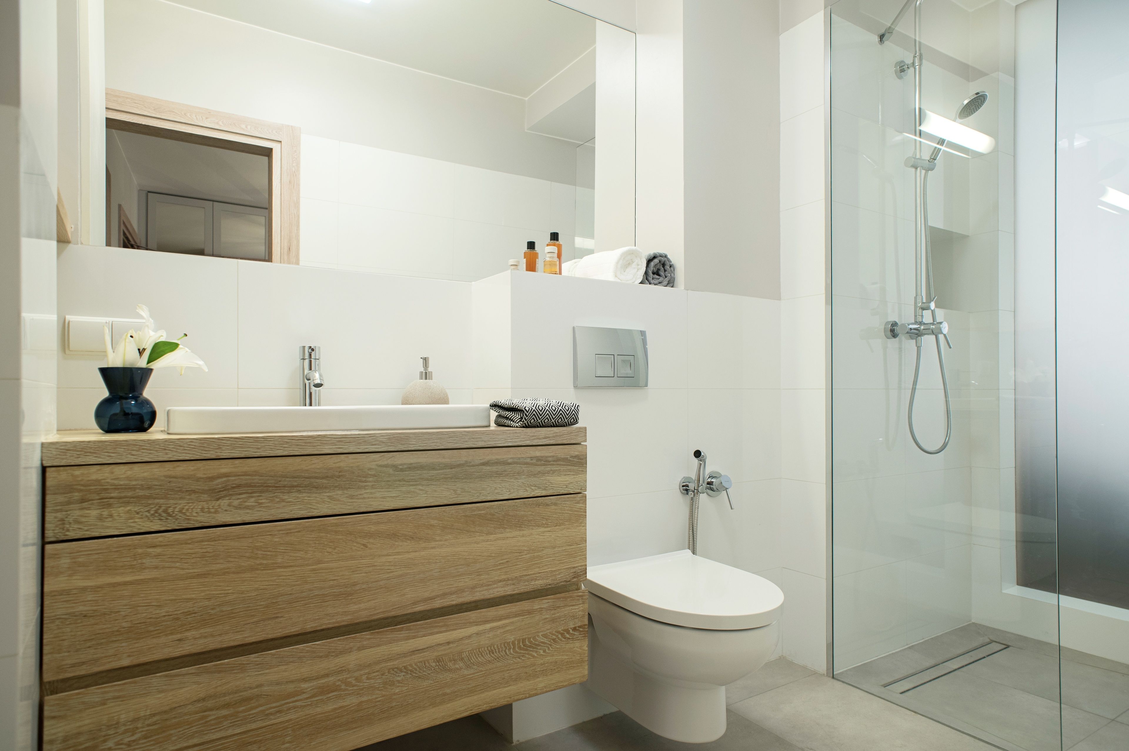 Studio | Bathroom | Free toiletries, hair dryer, towels