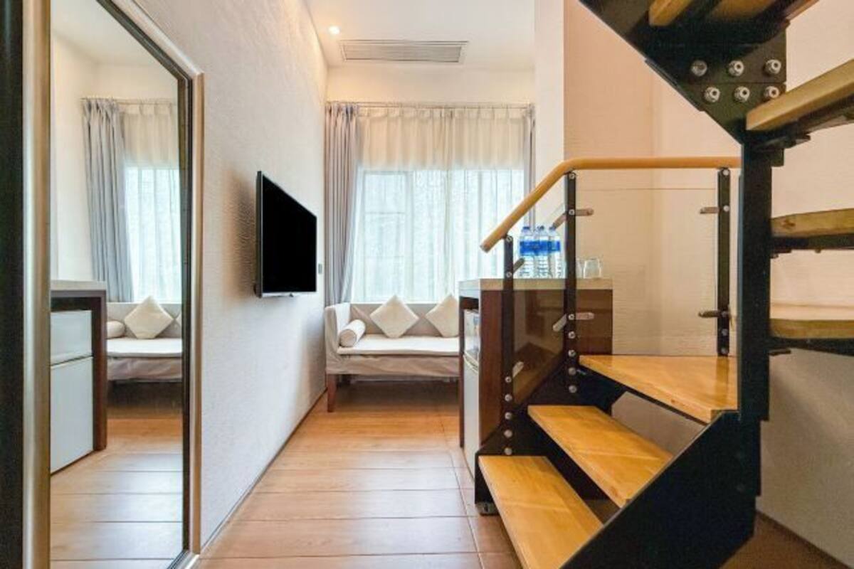 Bureau, rideaux occultants, fer et planche à repasser, Wi-Fi gratuit