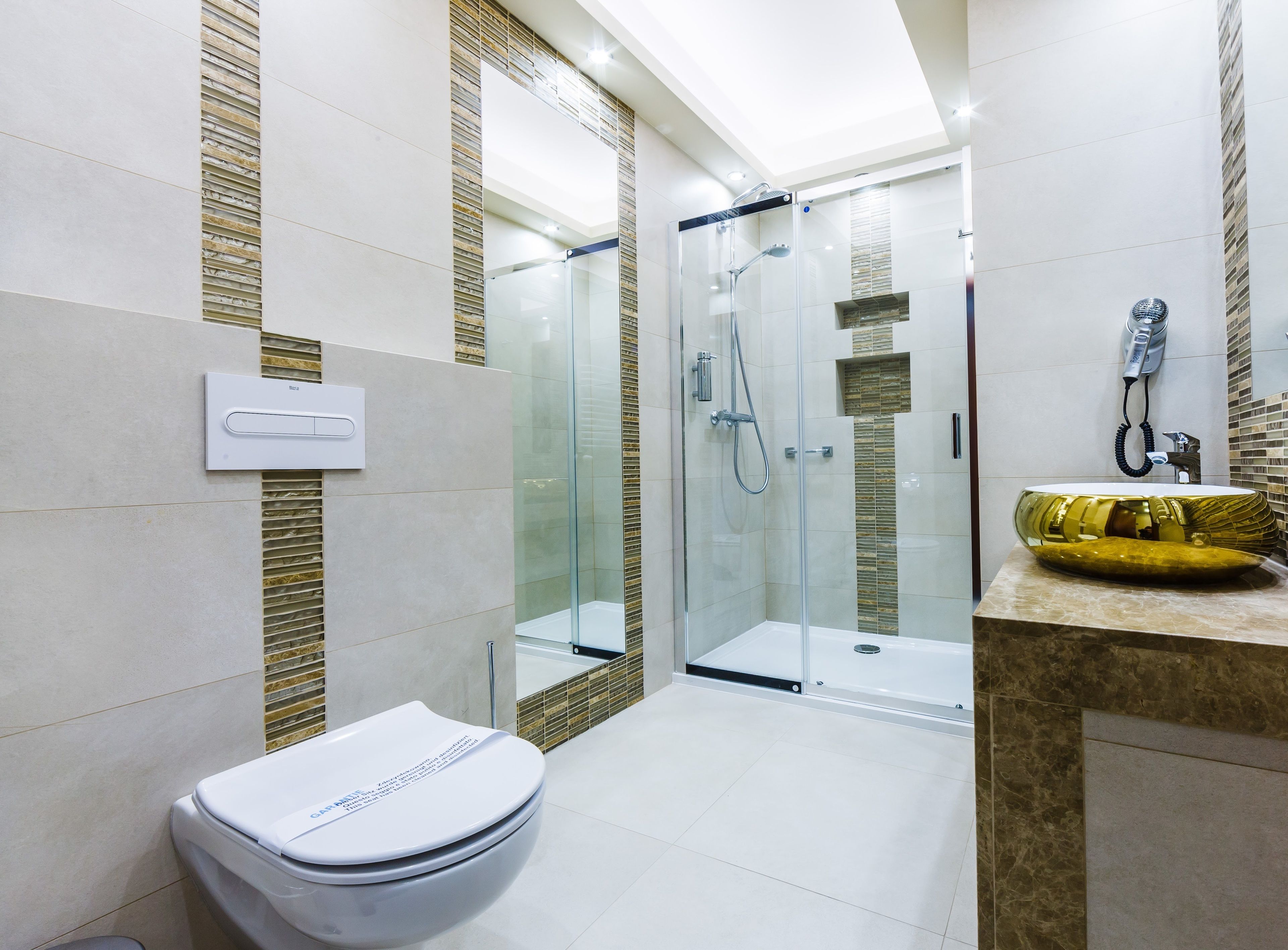 superior studio | bathroom | shower, free toiletries, hair dryer, towels