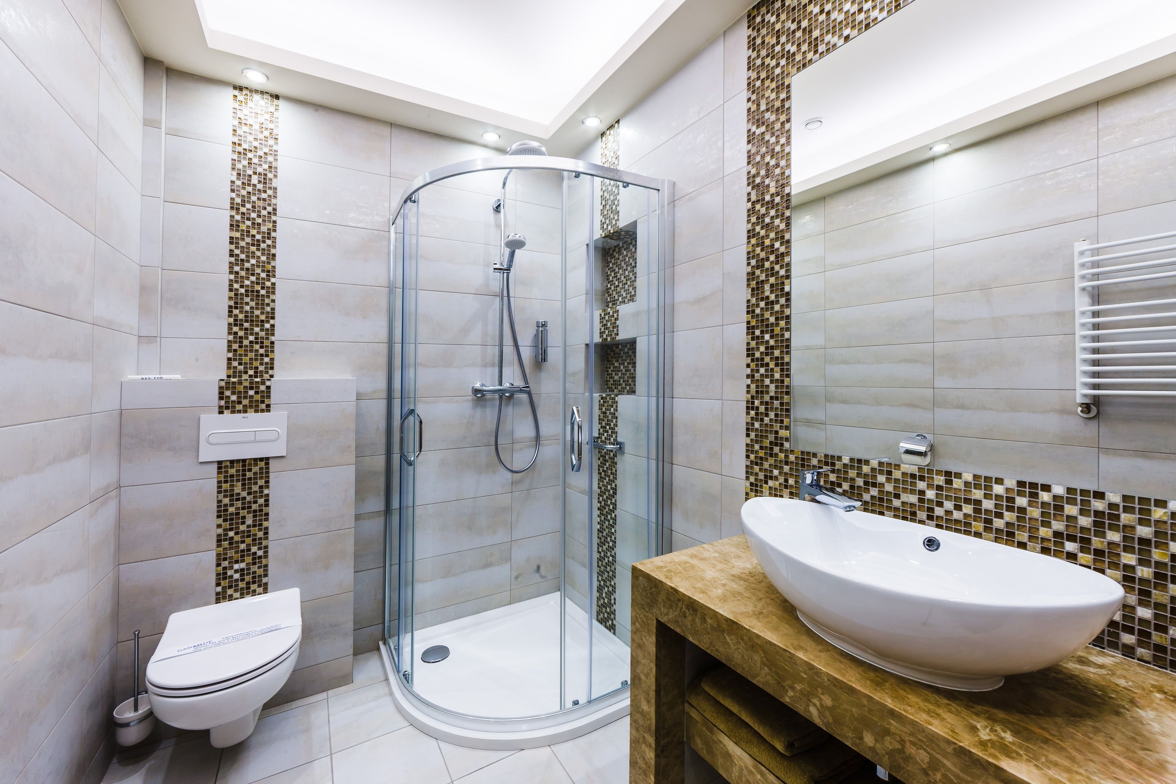 standard triple room | bathroom | shower, free toiletries, hair dryer, towels