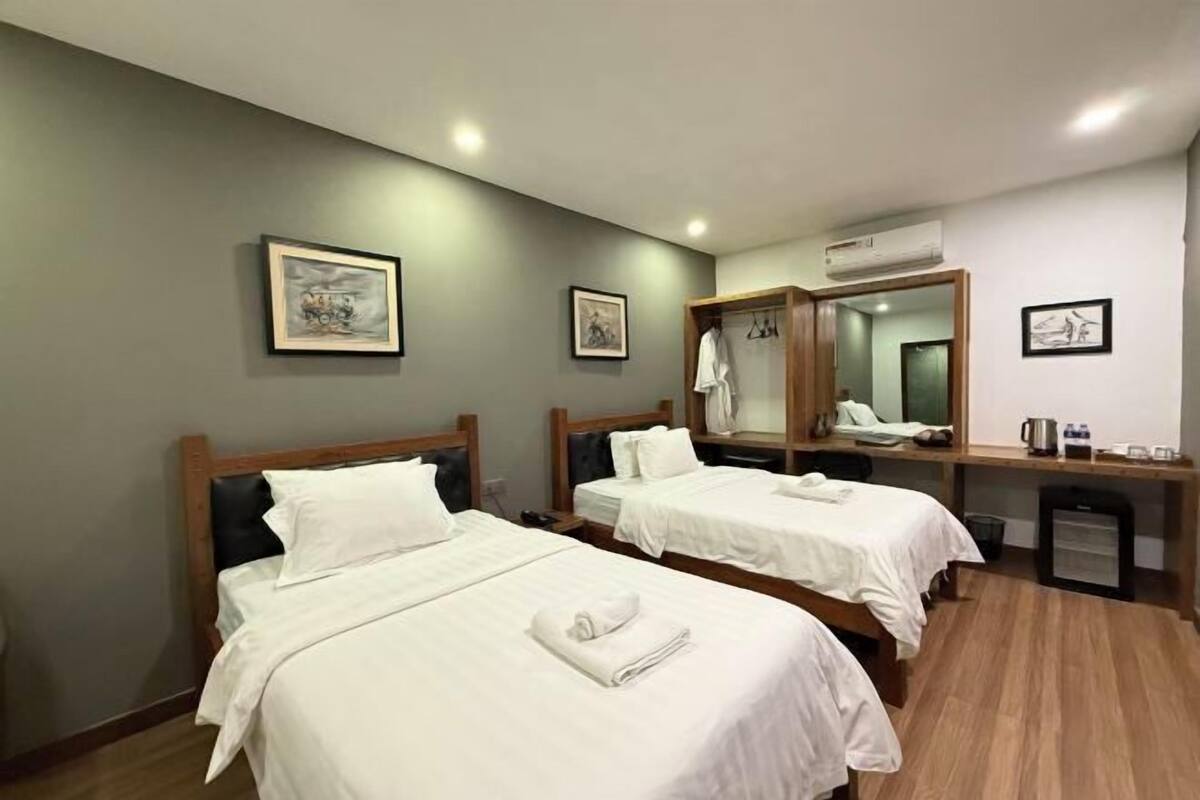 1 bedroom, pillow-top beds, in-room safe, desk