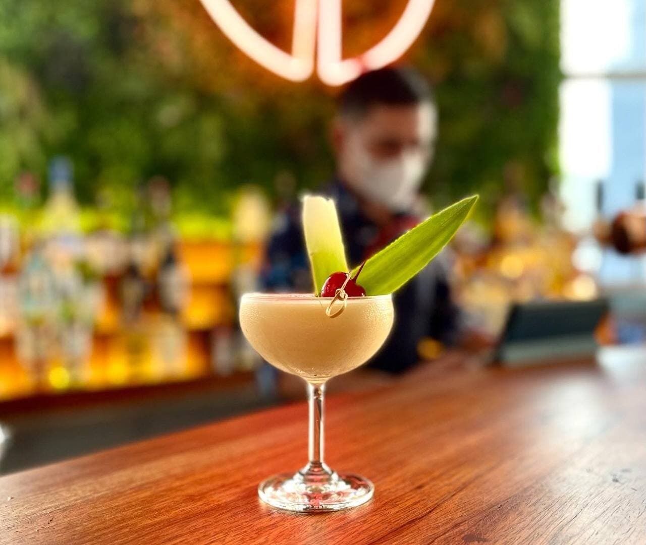 2 restaurants, breakfast, lunch served; local and international cuisine