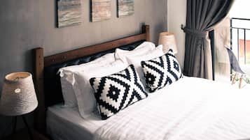 Pillowtop beds, in-room safe, desk, blackout drapes