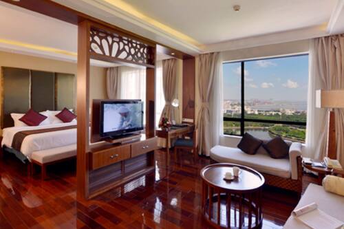 In-room safe, blackout curtains, free WiFi