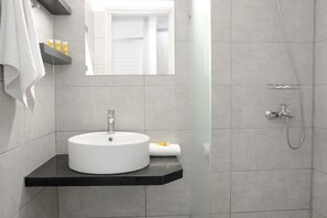Bathroom sink - Hotel Elsa (Skiathos)