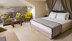 Deluxe Loft, Mountain View | Living area | Flat-screen TV - Mata Butik Hotel (Sile)