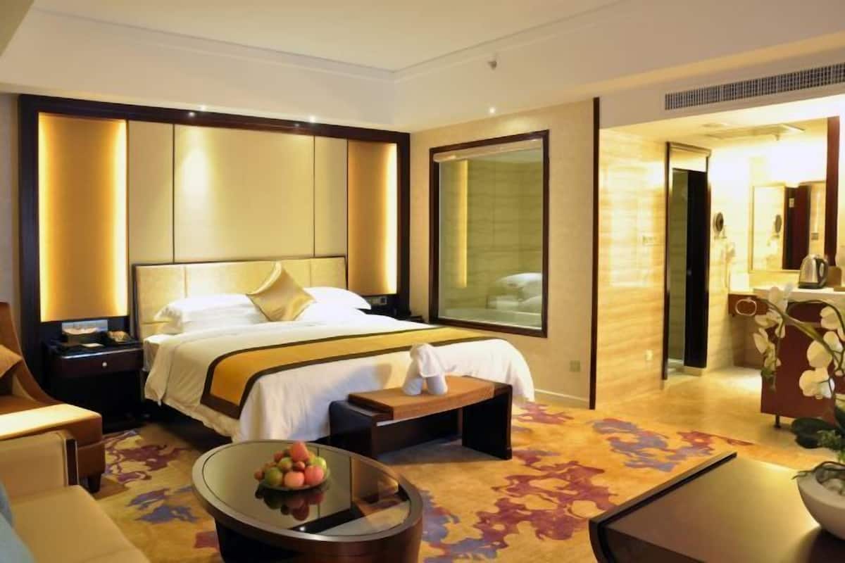 Minibar, in-room safe, desk, blackout curtains