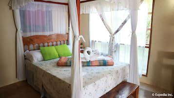 Minibar, in-room safe, desk, free WiFi