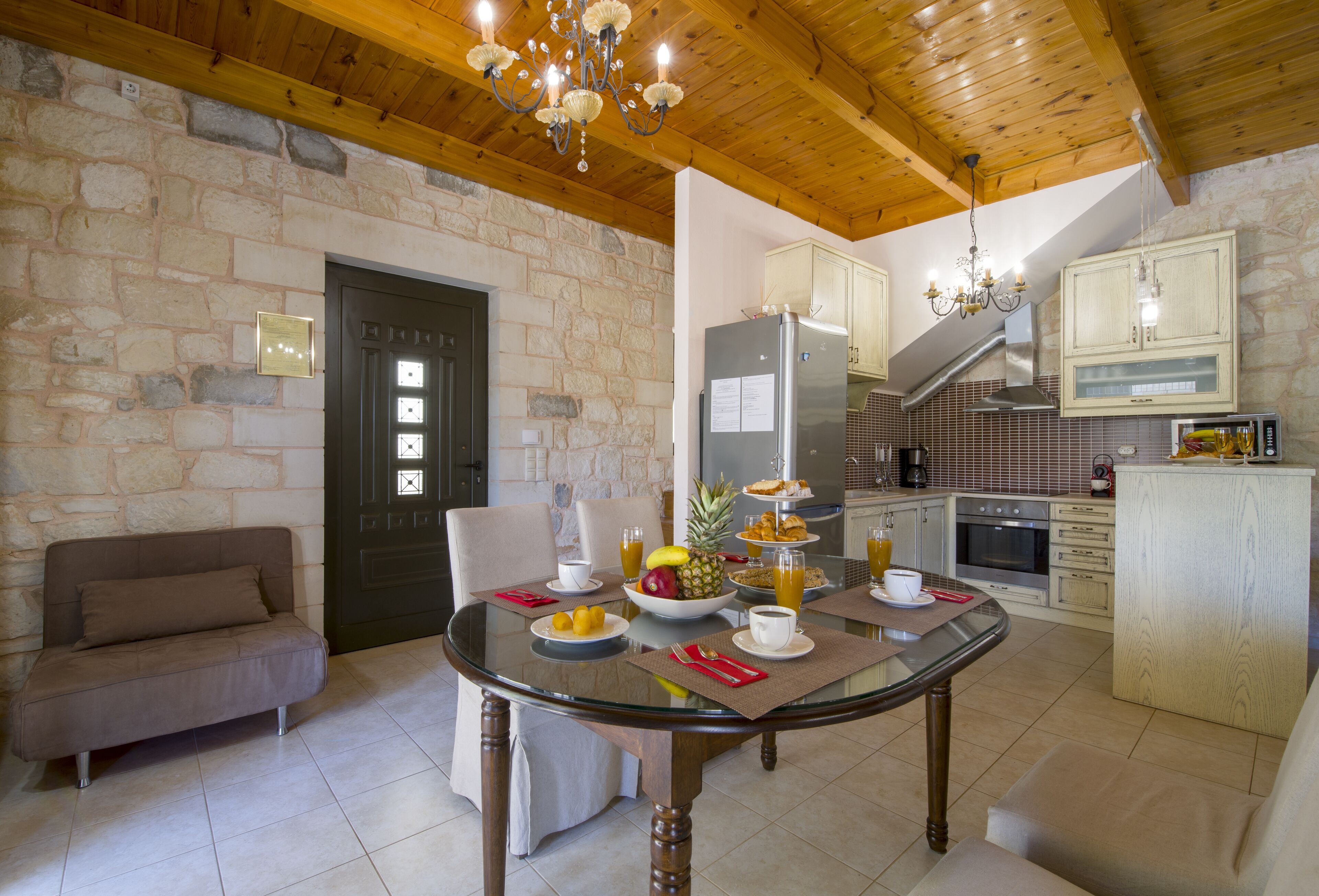 Villa supérieure, 2 chambres, piscine privée (Christy) | Cuisine privée | Réfrigérateur, four à micro-ondes, un four, surface de cuisson