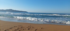 Ranta lÀhistöllÀ, rantapyyhkeitÀ