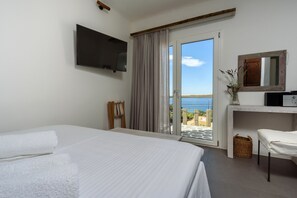 Honeymoon Villa, Fireplace, Sea View | Premium bedding, in-room safe, iron/ironing board, cribs/infant beds